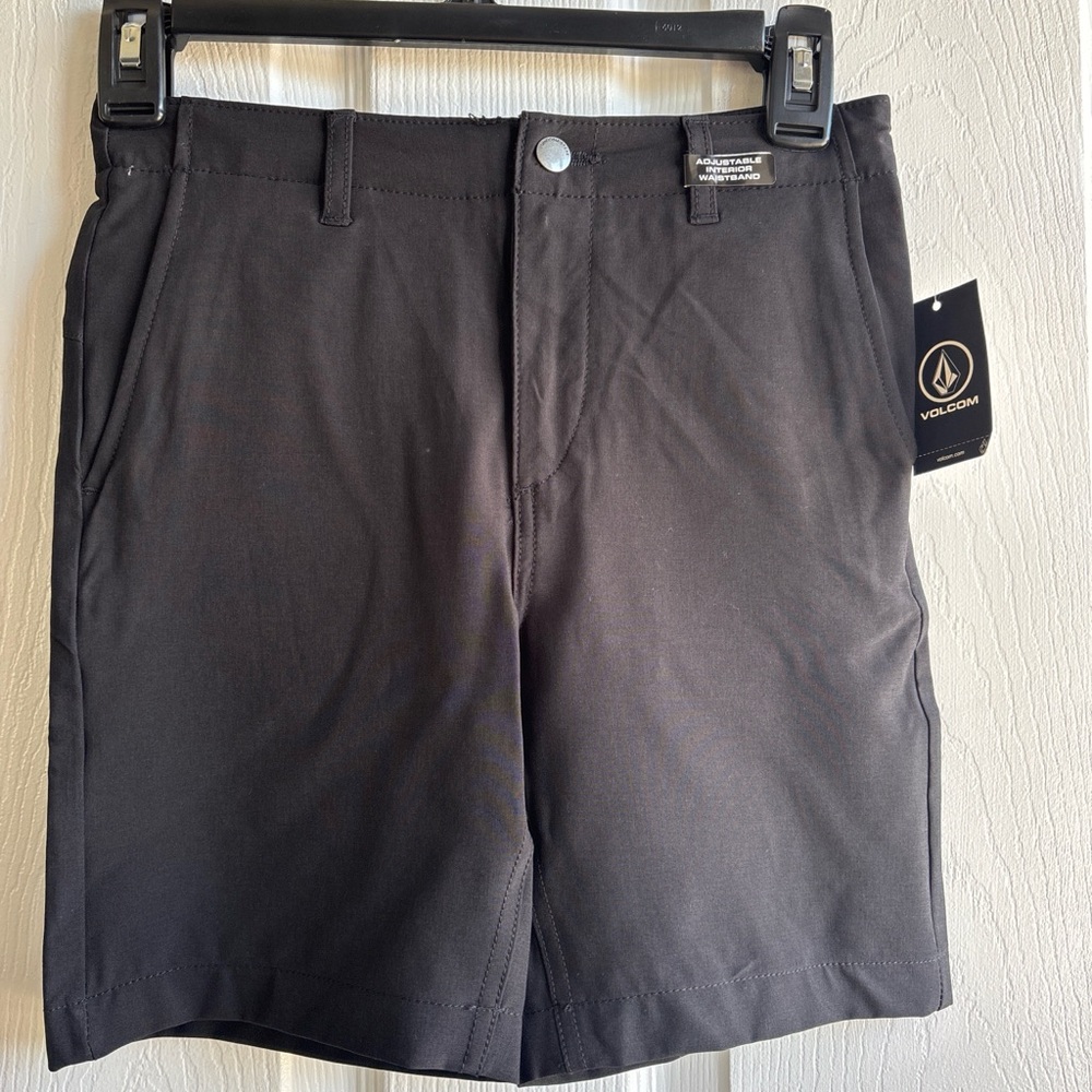 VOLCOM | NWT Kids Black Hybrid Shorts- Size 7 XL